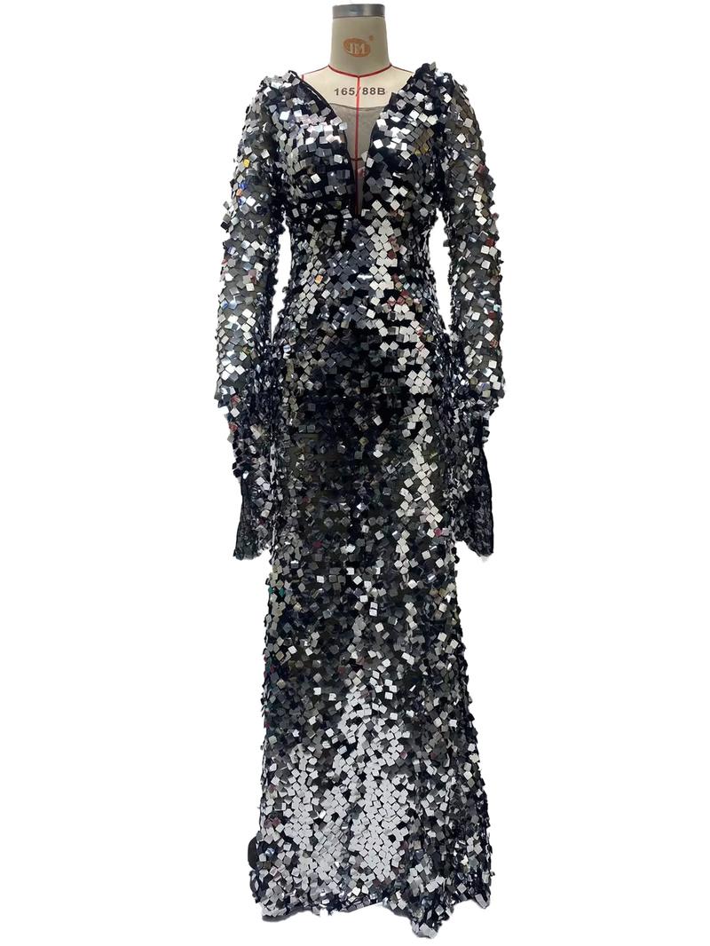 Product Introduction of 2025 Spring New Women's Sexy Sequins Dress Silver Banquet Dress Hip-Wrapped Evening Dress 14