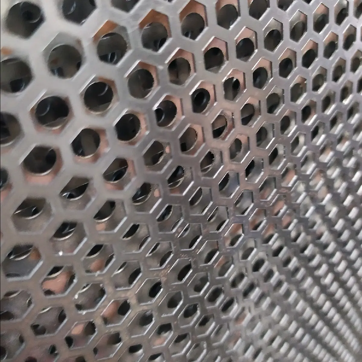 plat ram speaker hexagonal lubang 6mm ukuran 60cm x 120cm Logam Accessories