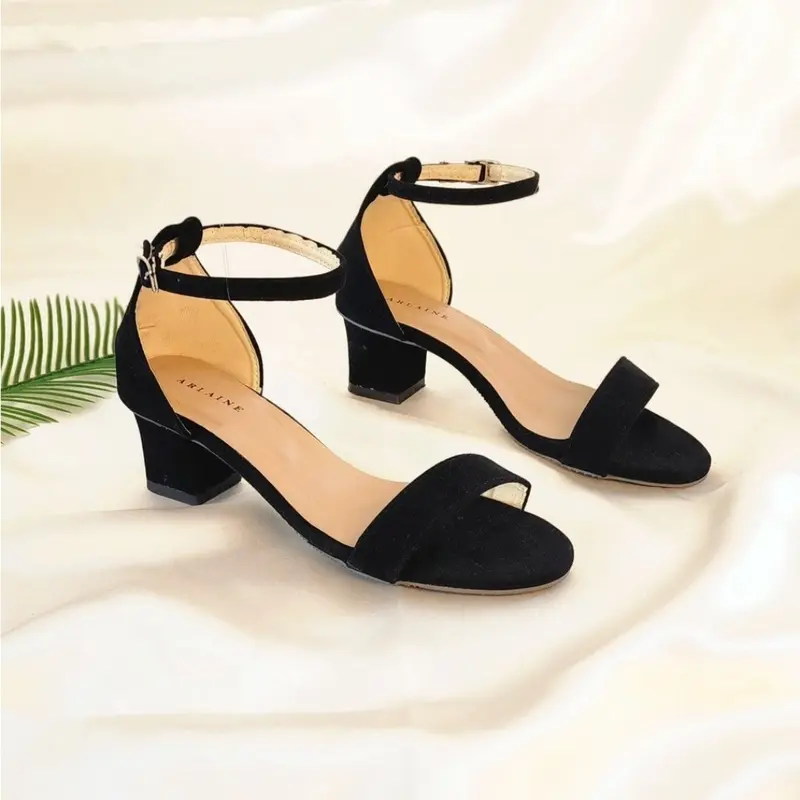 Sandal High Heels Wanita Simpel Hak 5 cm Terbaru Hak Setengah (3-5 cm) Hitam 1