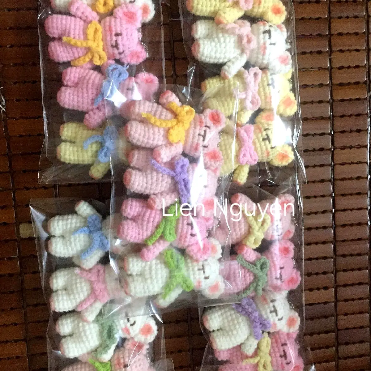 Móc Khóa Gấu Kẹo Siêu Cute