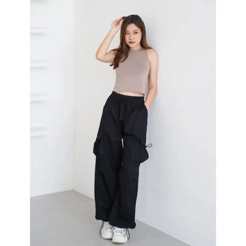 TERLARIS Kiya Cargo Pants Wanita Highwaish Loose Korean Style Jumbo - Celana Kulot Kargo Serut Wanita Terbaru Kaki Karet Nyaman Panjang Santai Variasi Katun Casual celana cargo tali samping Hitam premium 1