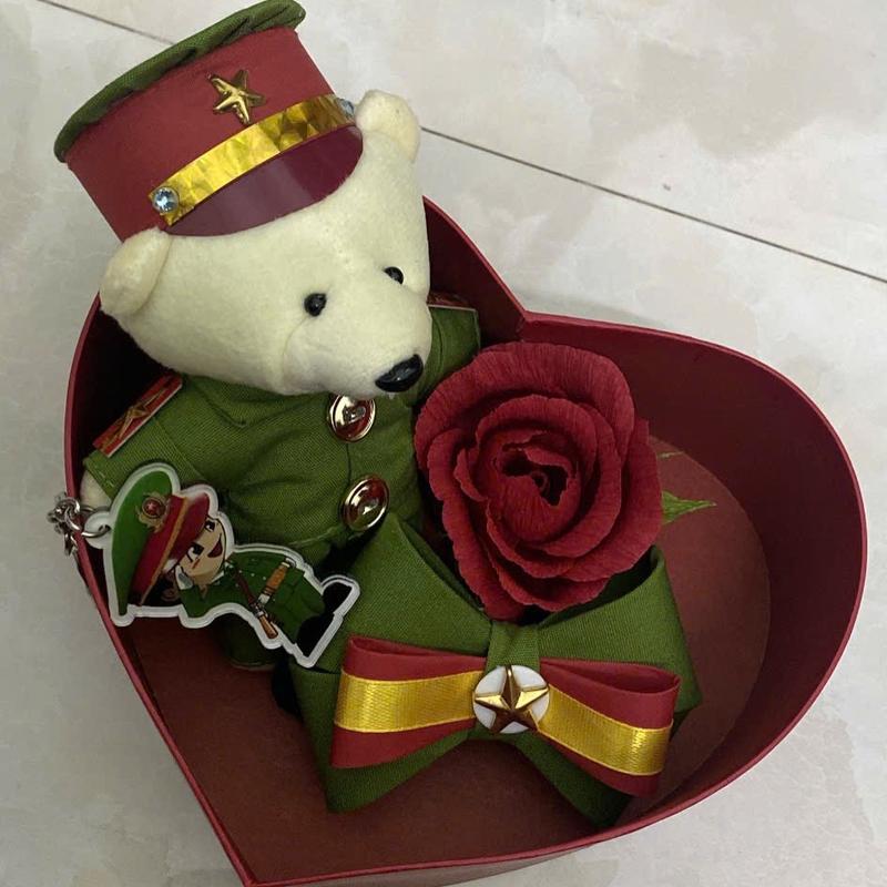 Combo hộp quà trái tim +gấu móc khoá + nơ buộc tóc + móc khoá nhựa + hoa 1
