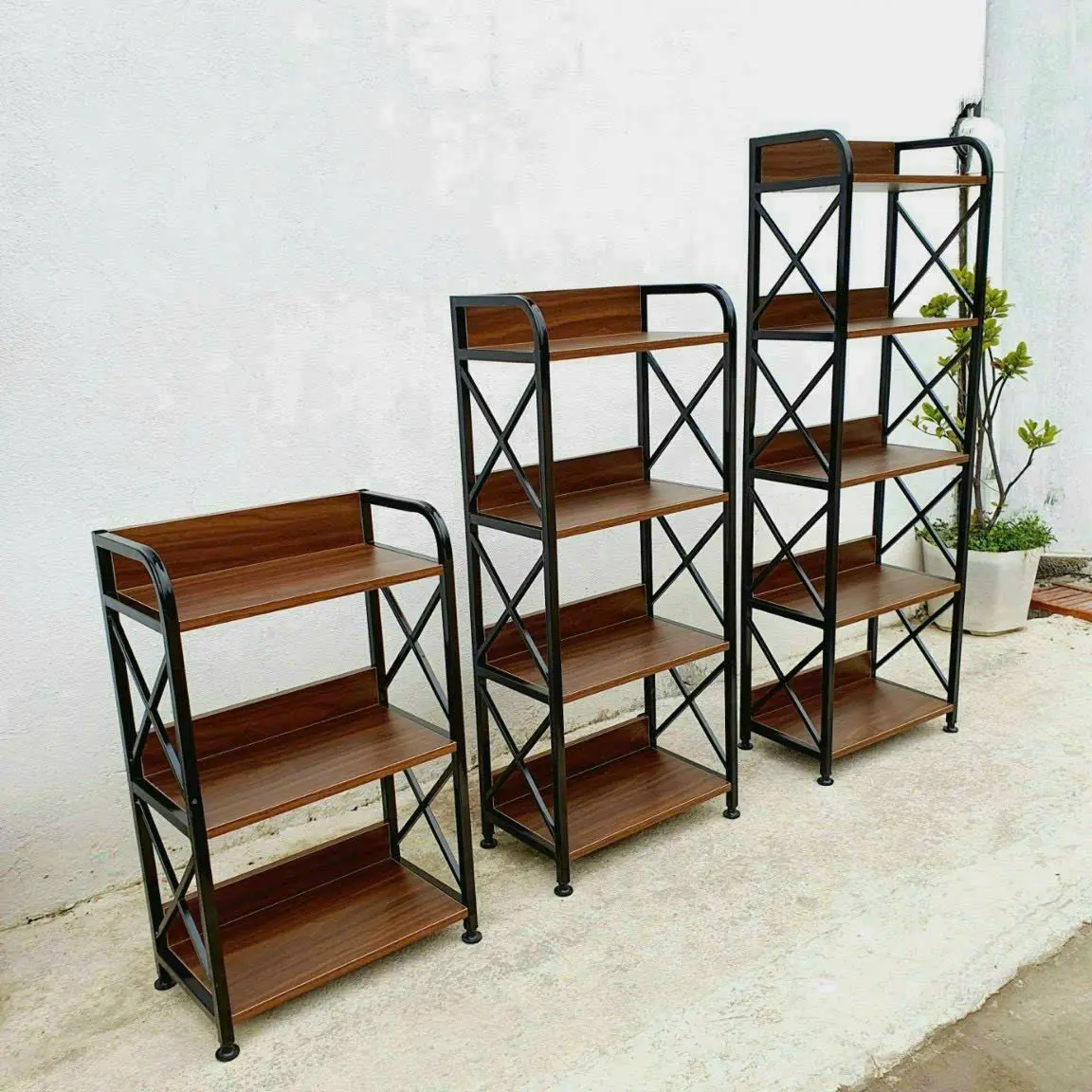 Kệ gỗ khung sắt để đồ trang trí nội thất chữ X 3/4/5 tầng Sắt - Nội Thất Ngọc Mai