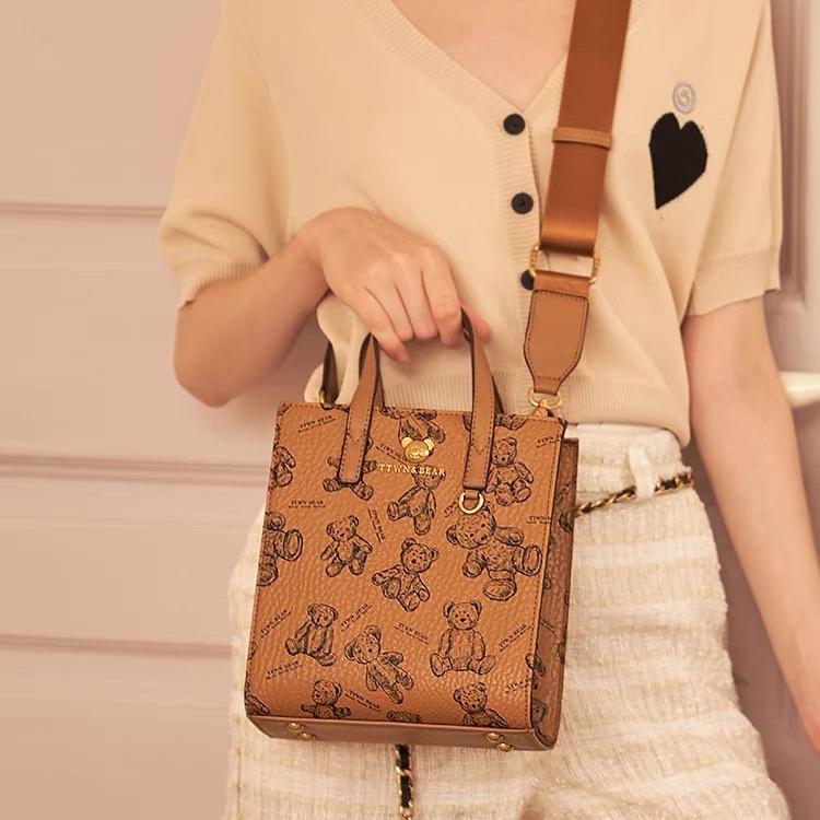 Túi Xách Nữ Dáng Tote Form Vuông Dây Bản To TN 1994 TTWNBEAR Chính Hãng