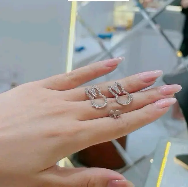 Bông tai thỏ nhỏ xinh đính đá cute đeo hàng ngày 1