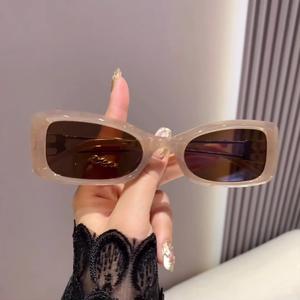 แว่นกันแดด กรอบใหญ่ สำหรับผู้ชายและผู้หญิง แว่นกันแดดทรงเหลี่ยม ทันสมัย เหมาะสำหรับยิงถนน