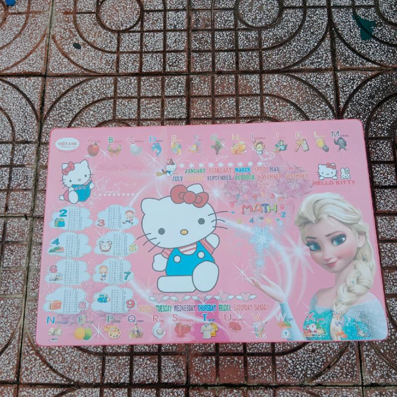 Bàn học sinh, sinh viên hình Hello Kitty kt 40x60cm 2