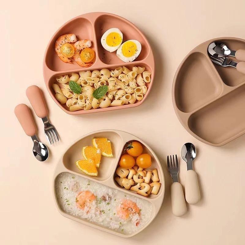 Khay ăn dặm có đế hít silicon + set thìa dĩa inox