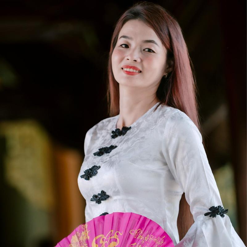 Product Introduction of SÉT BỘ, ÁO LẺ,QUẦN LẺ BÀ BA,TAY LOE, ÁO LẺ, QUẦN LẺ, ÁO GẤM 2 DA,HOA VĂN,QUẦN ĐEN LỤA PLANTIN ,QUẦN BẢN LƯNG PHÍA SAU, KẾT HƠP TÚI TRONG, PHONG CÁCH LỊCH LÃM , HIỆN ĐẠI MẪU MỚI NHẤT, TẶNG KÈM 1 CỘT TÓC XINH Kem Nữ Women Top áo  bà 41