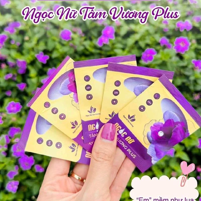 (TẶNG DUNG DỊCH VỆ SINH + TẶNG 1 GÓI LẺ + MIỄN PHÍ SHIP) Hộp 10 gói viên vệ sinh phụ nữ Ngọc Nữ Tâm Vương Plus giúp mình hỗ trợ làm sạch vệ sinh phụ nữ, các tình trạng ngứa do bã đậu, do nấm candidan 2