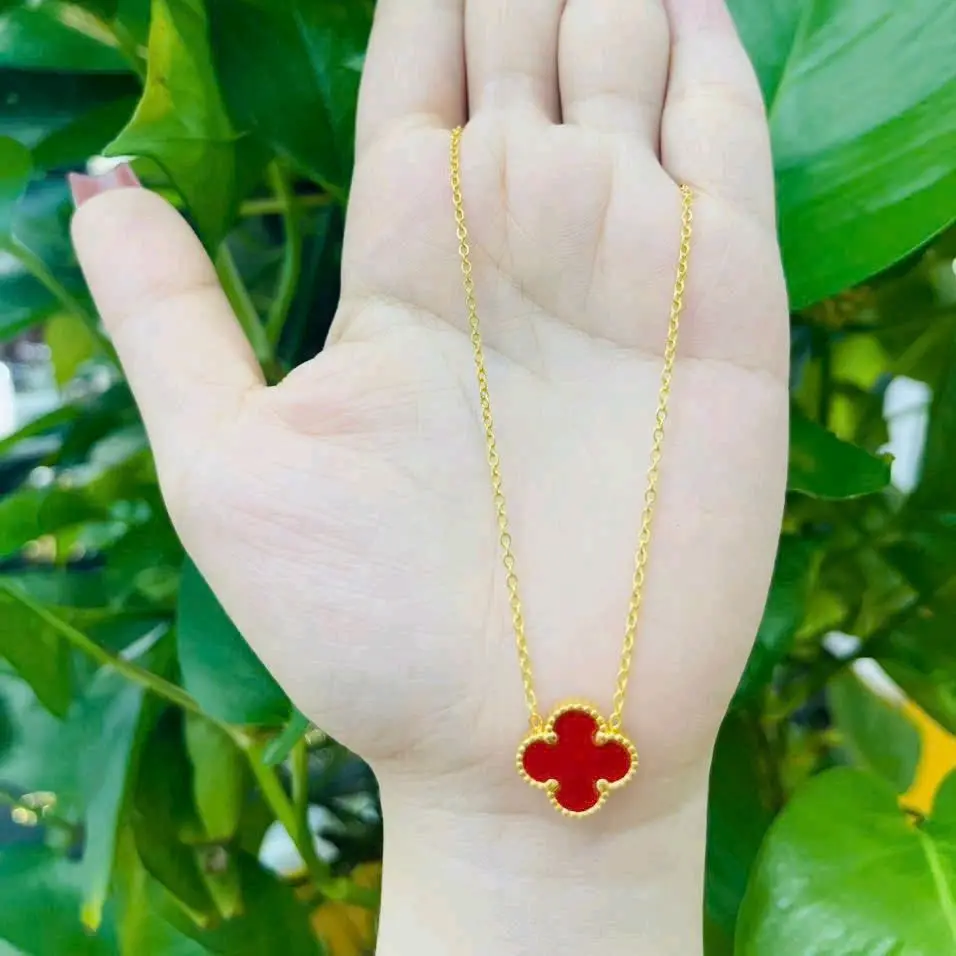 dây chuyền kiểu cỏ bốn lá màu đỏ