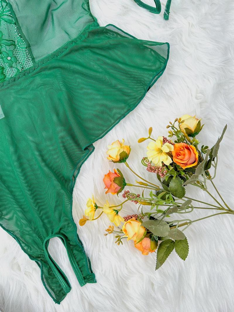 Product Introduction of Plus Size Floral Lace Backless Halter Cami Sleep Bodysuit, Plus Elegant Comfy Chain Decor Cut Out Tie Back Deep V Neck  Sleep Bodysuit for Women, Women's Plus Sleepwear for All Seasons 6