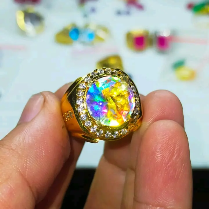 Cincin mewah kantoran