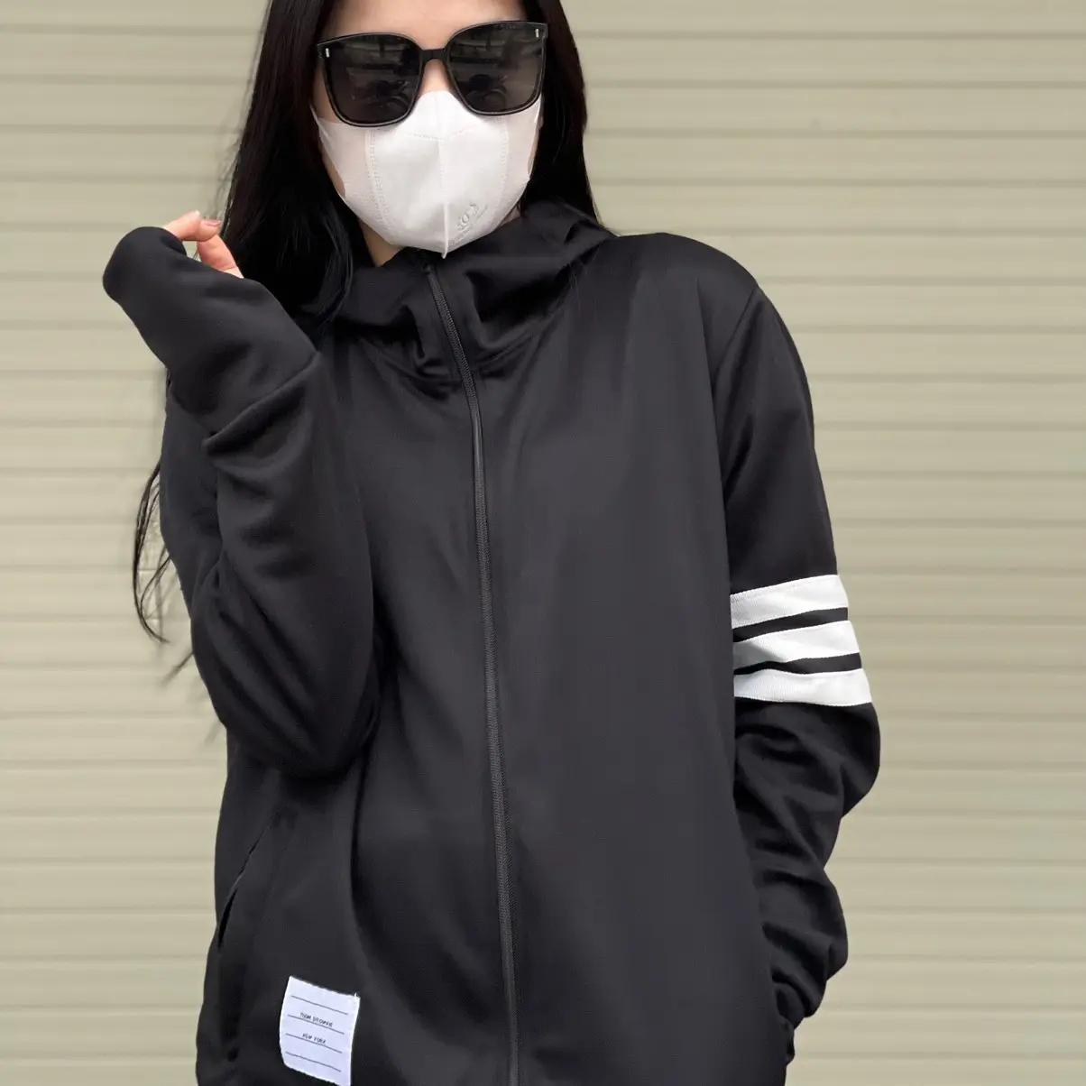 Áo chống nắng Thomm viền tay Nam nữ mẫu mới 2025 Menswear Đen Sport Trang Phục
