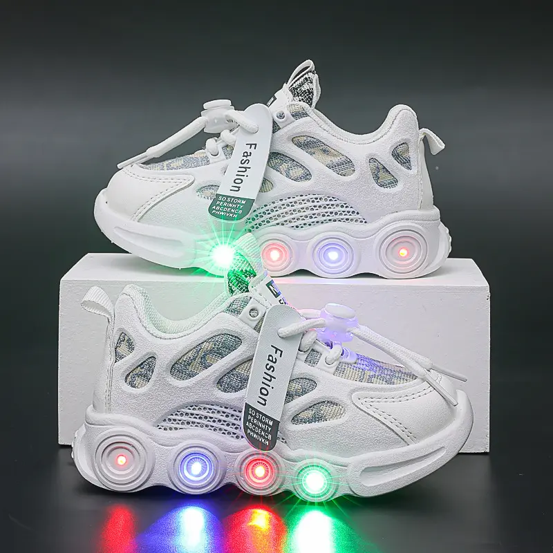 Sepatu Sneakers Anak Sekolah Laki Laki Putih LED Menyala Sekolah FREE BOX  Gratis Ongkir Ke Seluruh Indonesia Untuk Umur 6 Bulan Sampai 5 Tahun Q - 12 Cowok Kaki Perempuan