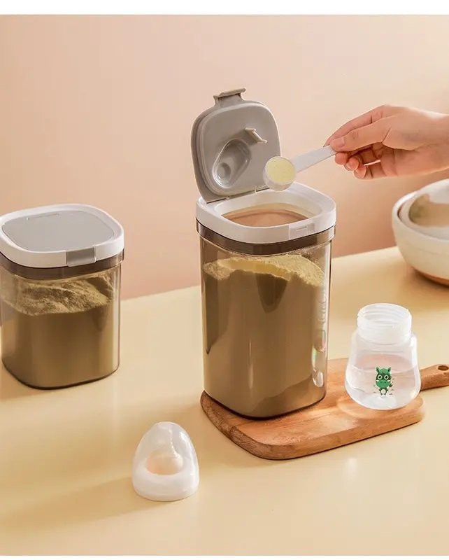 (Tặng Kèm Thìa )Hộp Đựng Sữa Bột Xuất Hàn Cho Bé Chống Ẩm Kín Hơi An Toàn Cho Sức Khỏe, Hộp Trữ Sữa Bột Kem hop trusua 1