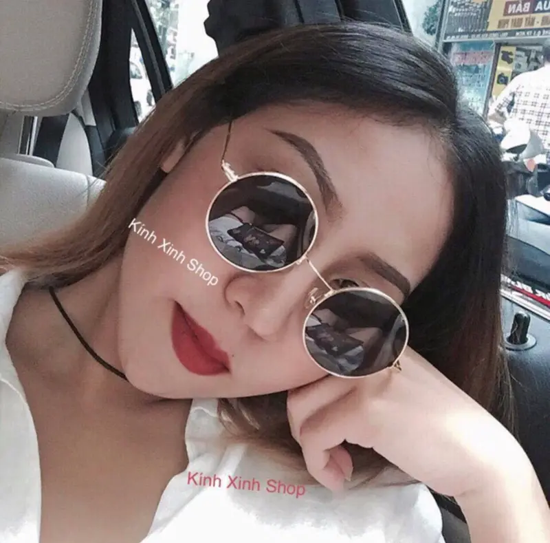Kính râm mắt tròn thầy bói 1