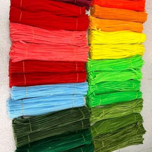 Có bán sỉ bó 100 sợi kẽm nhung chuẩn loại 1 có mix màu làm hoa trang trí xù phượng hoàng dụng cụ