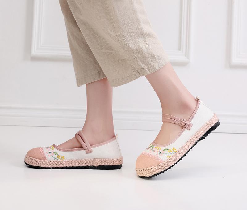 Product Introduction of 2025 Summer New Beijing Traditional Embroidered Shoes Women's Embroidered Linen Cloth Shoes Ethnic Style Shallow Mouth Embroidered Shoes 10