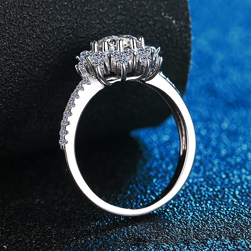 Product Introduction of S925 sterling silver moissanite 1 carat ring female luxury sunflower wedding ring moissanite ring female 6