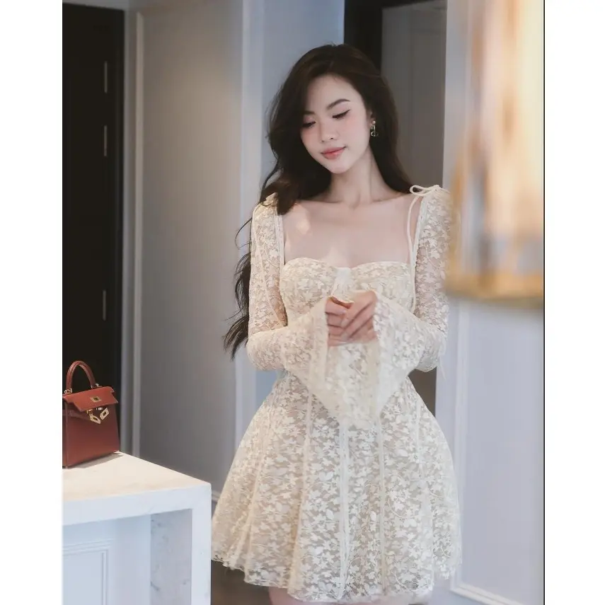 Đầm nữ dự tiệc ren tay loe sang trọng Bola Dress