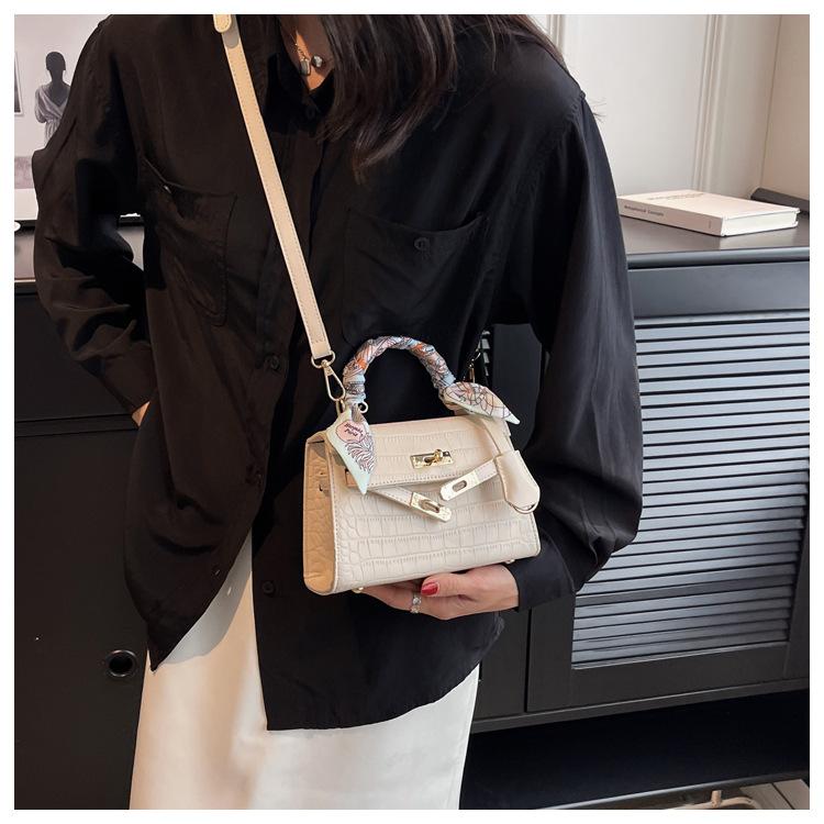 Product Introduction of Túi Xách Nữ H.M Đeo Chéo Đeo Vai Quai Xách Da Pu Vân Cá Sấu Mix Khăn Đi Tiệc Đi Chơi Sang Chảnh MIQI BAG TX-103 4