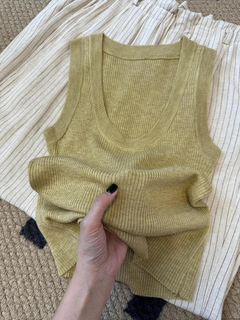 Product Introduction of Áo Vest Dệt Kim Cổ Chữ U Mỏng Bằng Lụa Lạnh Màu Vàng Nhạt, Trắng Và Phong Cách Phương Tây, Dành Cho Nữ, Thích Hợp Mặc Mùa Hè Năm 2024, Có Thể Mặc Kèm Áo Yếm Hàng Mới Về Top Kem Women 5