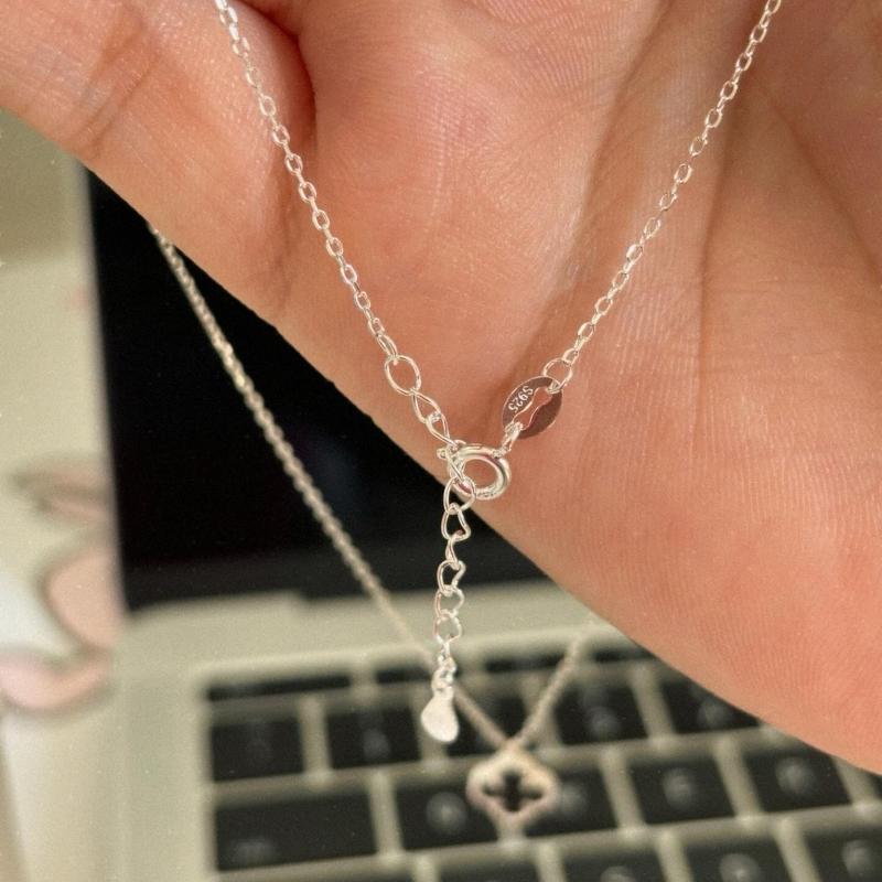Dây chuyền cỏ 4 lá đen DD Jewelry DM001 3