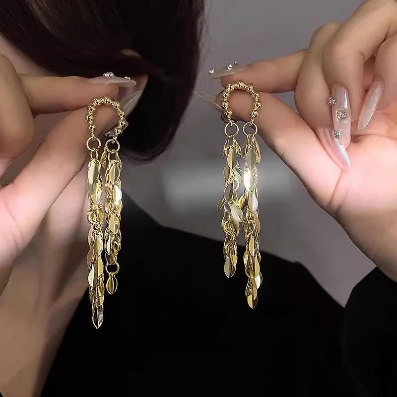 Luxe Fringed Maize Tassel Earrings for Women 1