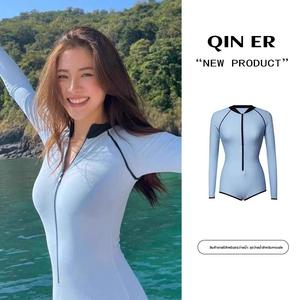 Baju renang wanita berlengan panjang (satu keping). Gaya yang sama dari Xiaoshui, Thailand. Perlindungan matahari, gaya konservatif, padanan ketat, sesuai untuk mata air panas.