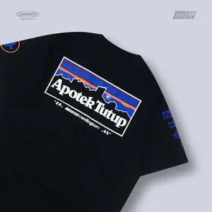 Kaos Racertees Edisi Apotek Tutup x Agos Kotak