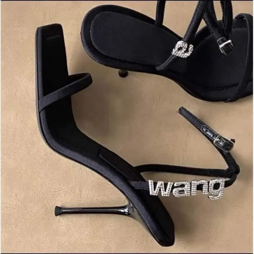 SANDAL KHOÁ WG