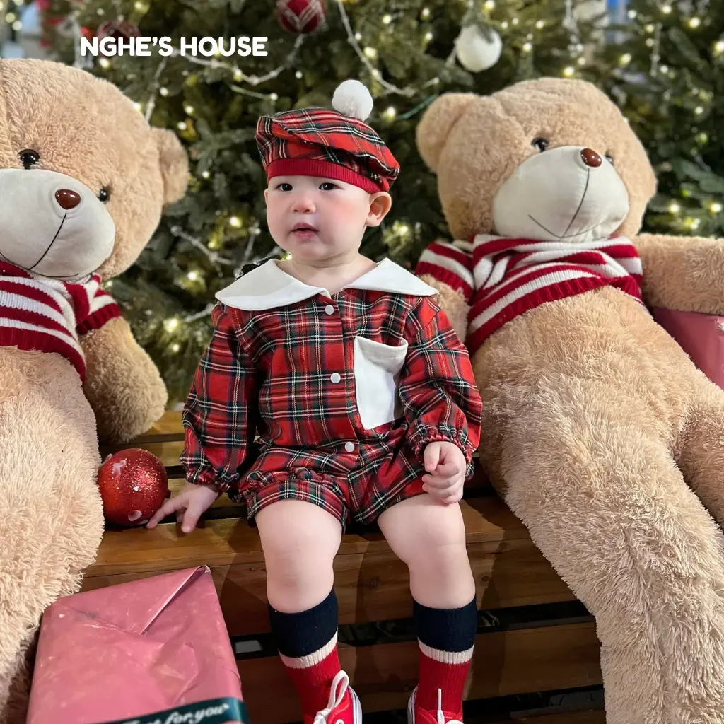 Suit Caro TẾT Đỏ Phối Cổ Trắng Tặng Mũ Cục Bông Mềm Mịn Thoáng Mát Dành Cho Bé Trai Bé Gái