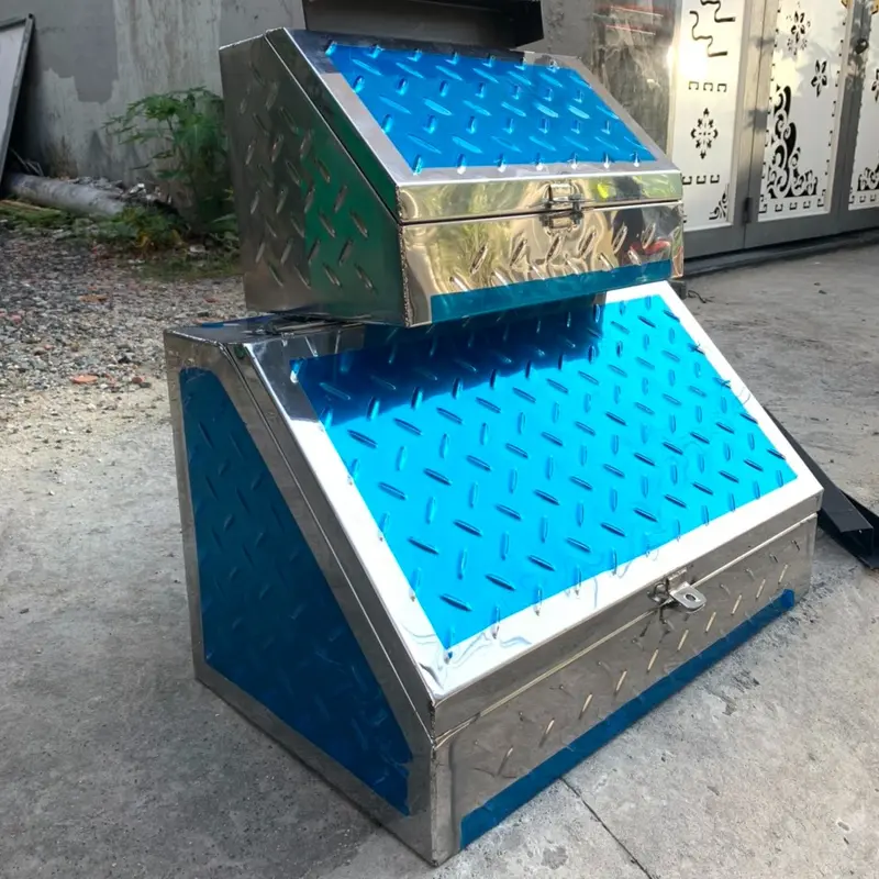 THÙNG ĐỒ XE TẢI NHỎ 40X25X25 VÀ 40X30X30 VÀ 50X30X30 INOX TẶNG KÈM CHÂN BẮT 4