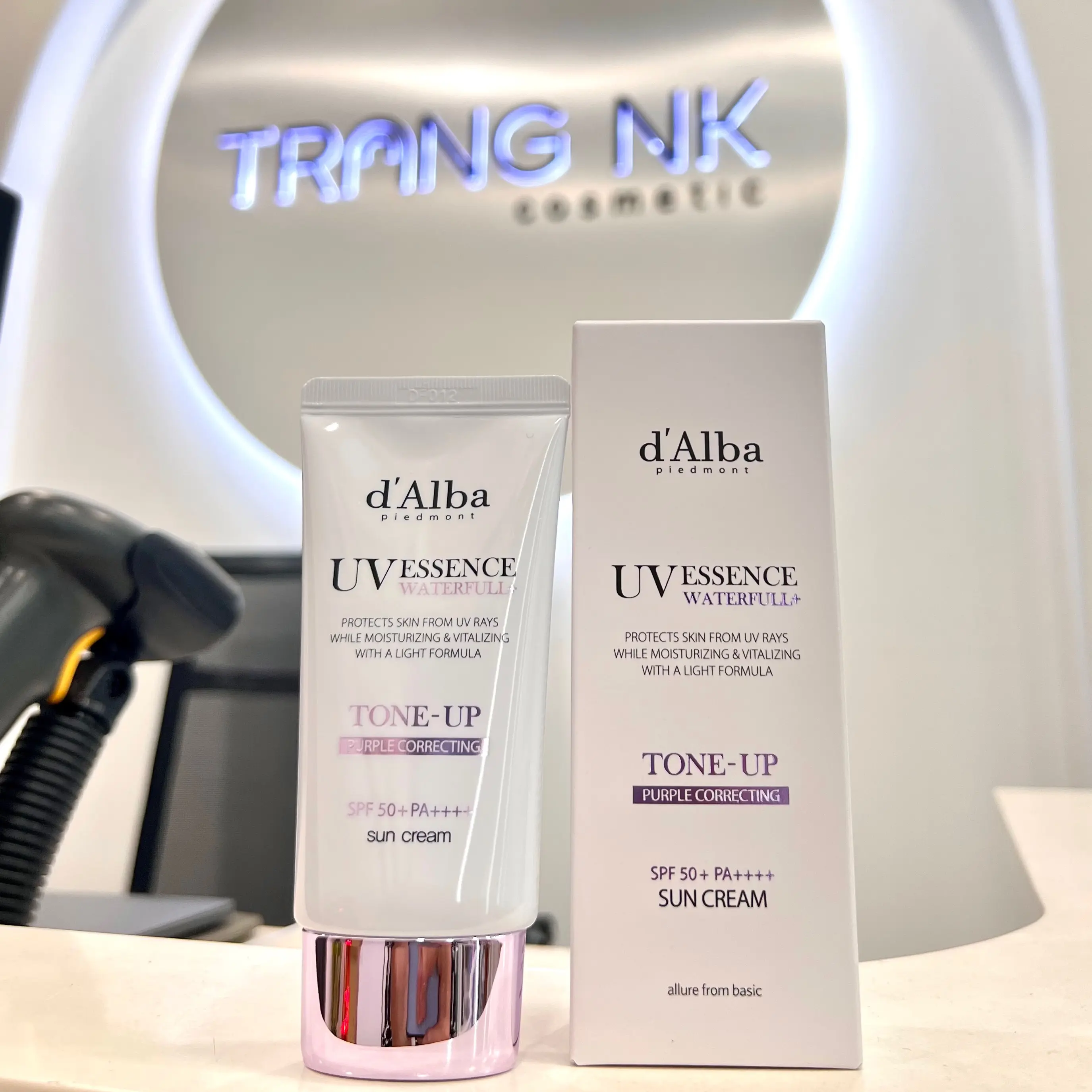 Kem Chống Nắng Chỉn , , Nước, SPF50 + PA + + +, 50ml kem  chống  nắng kem  chống  nắng    kem  chống  nắng kem  chống  nắng  d'alba xanh  dương kem  chống  nắng  tím kem  chống  nắng  kem  chống  nắng  hàn  quốc  nâng  tông kem  chống  nắng  da  nhạy  cảm