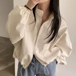 เสื้อแจ็คเก็ตหนังสำหรับผู้หญิง สไตล์เกาหลี ชิคๆ ฤดูใบไม้ร่วง สไตล์เฉพาะ มีสไตล์ คอตั้ง ปิดซิป ดีไซน์กระเป๋าใหญ่ สายรัด ผูกเชือก สไตล์มอเตอร์ไซค์