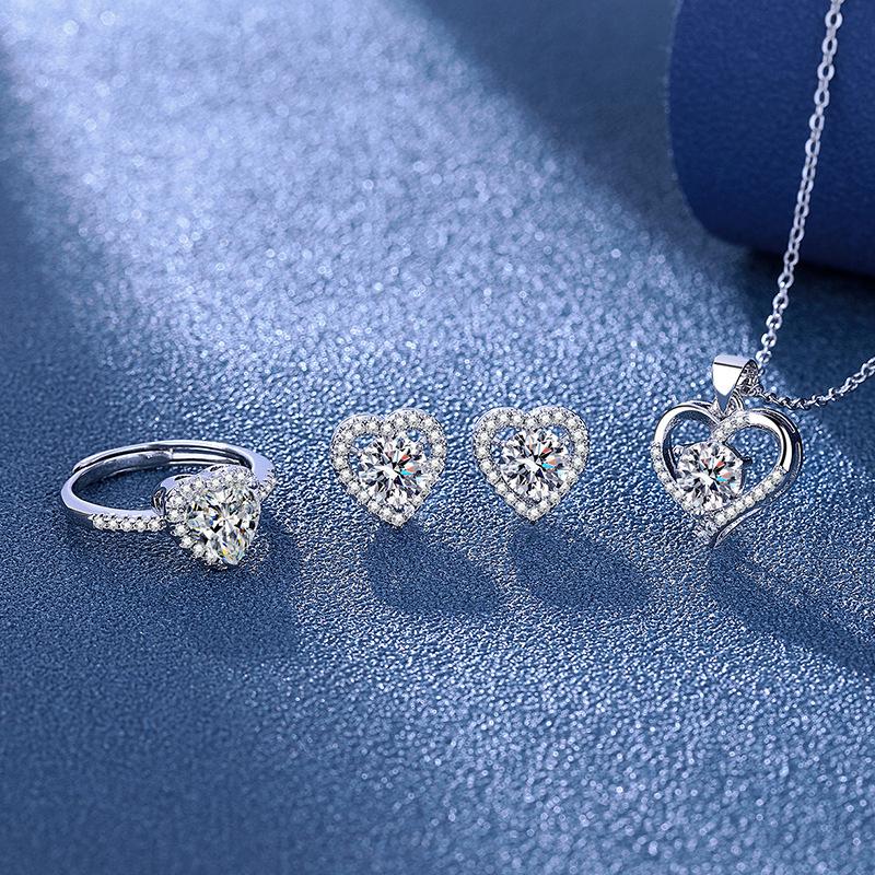 Internet Celebrity Live Broadcast Love Design Silver Necklace Female Imitation D Color Moissanite Female Pendant 1