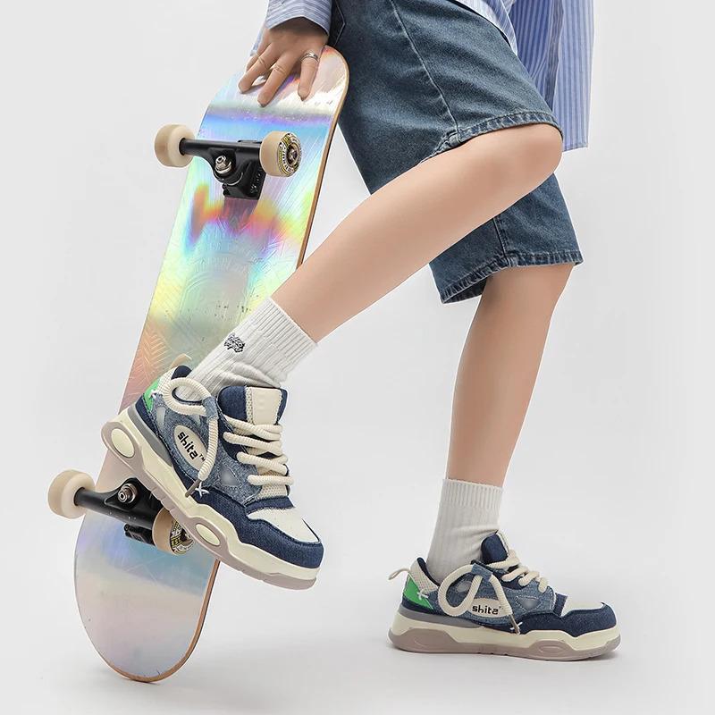 Låg MOQ Anpassa Herr Mode Casual Sneakers Kanin Denim Läder Platta Skateboarding Löpning Promenadskor för Herrskor Pojke_voghion.com