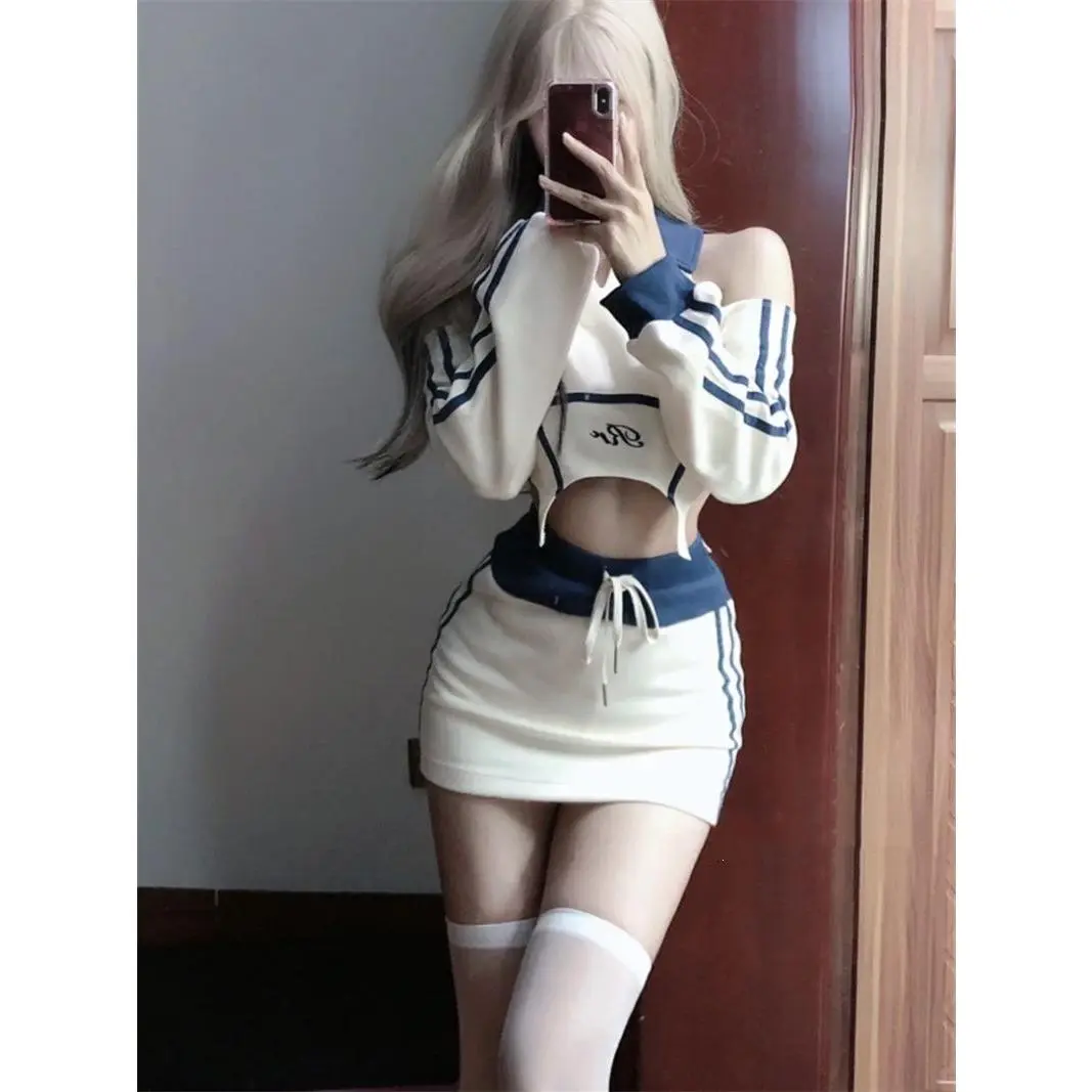 American Hot Girl Sports and Leisure Suit Design Sense Short Strapless Top High Waist Package Hip Skirt Fried Street Two-Piece Suit