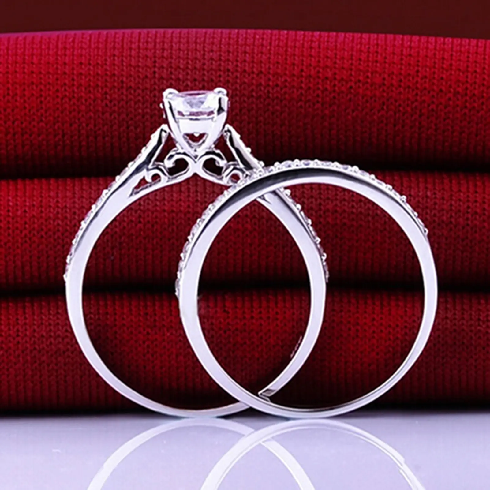 [Ready stock] 2Pcs/Set Ring Shiny Cubic Zirconia Plated Silver Romantic Couple Finger Ring for Wedding