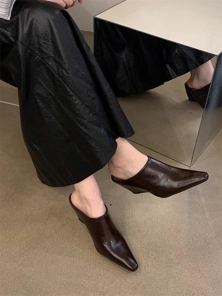 Product Introduction of Pointy heels for women Large size Special-shaped with rubber slip-on 21