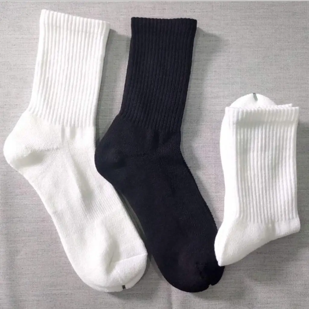 Tất Vớ Nam Nữ Trắng,Đen Trơn Có Lỗ Thoáng Khí Hàng dệt Kim xuất Khẩu Loại 1 Cotton tấtvớ cổ