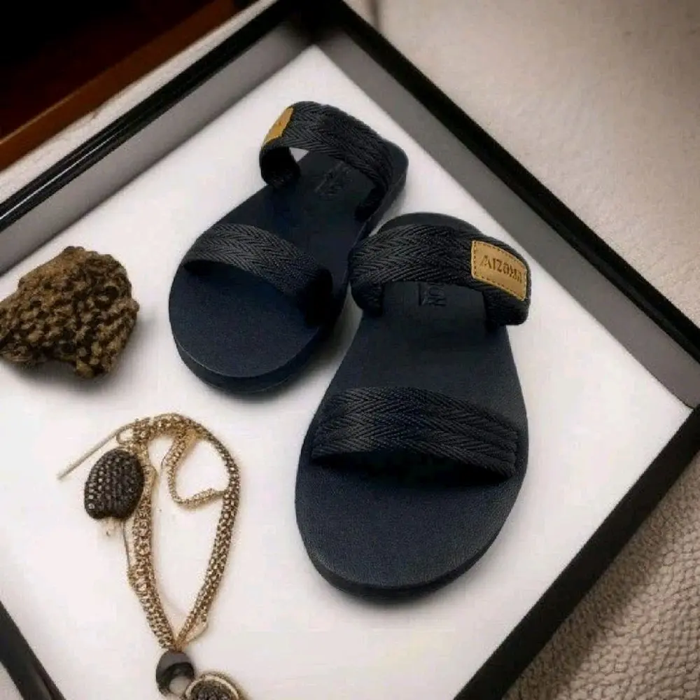 dép quai 2 quai ngan dù logo tem in dành cho nam và nữ  Sandal Cao Su Đế Bằng-77