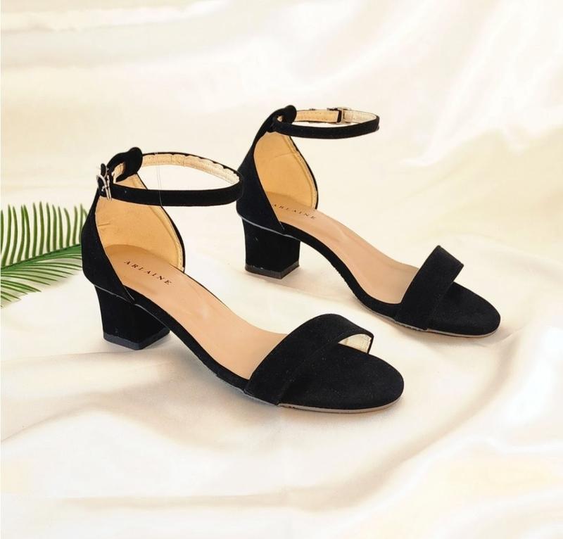 Product Introduction of Sandal High Heels Wanita Simpel Hak 5 cm Terbaru Hak Setengah (3-5 cm) Hitam 9