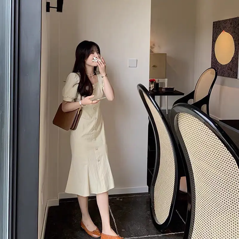 VÁY TAY BỒNG ĐUÔI CÁ CÚC NGỌC cổ vuông màu be dáng dài midi tôn dáng tôn da nhẹ nhàng tiểu thư
