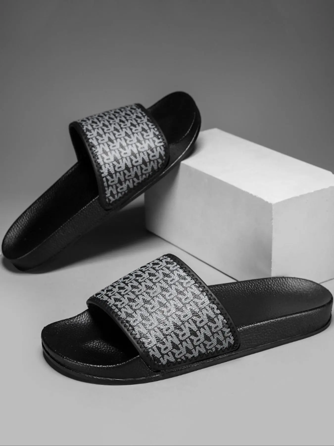 Men's Fashion Letter Pattern Slide Sandals, Casual Comfortable Slippers for Summer, Lightweight Breathable Slippers for Indoor & Outdoor Wear
