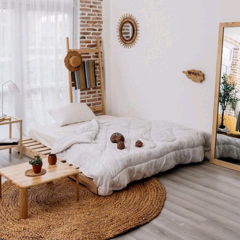  Giường pallet cao 9cm được ốp viền kín chân ngăn côn trùng bụi bẩn xâm nhập 