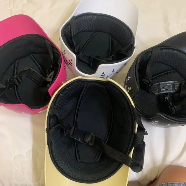 Mũ bảo hiểm kết Bông Hoa văn đính đá có khoét sau cột tóc. Helmet Phụ Kiện Chạy Xe Đạp 7