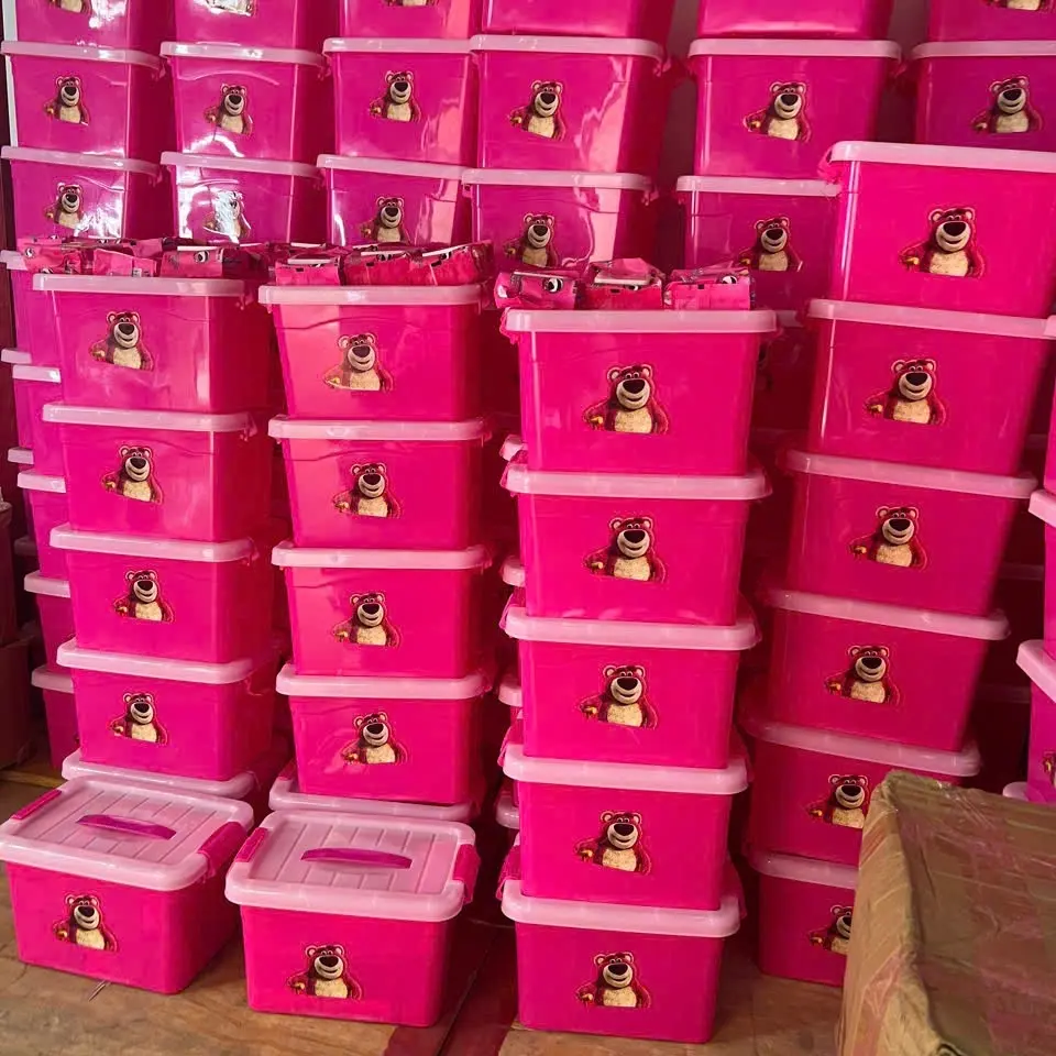 Khăn ướt (TẶNG XÔ ĐỰNG ) combo 10 bịch khăn ướt gấu dâu Yeti 300gr an toàn cho bé, tặng kèm thùng đựng xinh xắn tiện dụng.