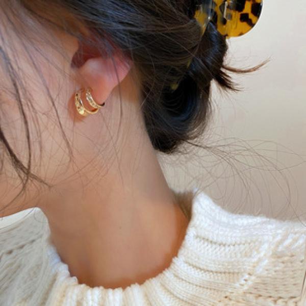 Product Introduction of S925 Silver C- Shaped Earrings Female South Korea Elegant High Sense Online Red Light Surface Ear Ring Ins Niche 2022 New Fashion 12